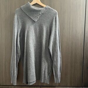 GAP Gray Turtleneck Sweater with Ribbed Cuffs